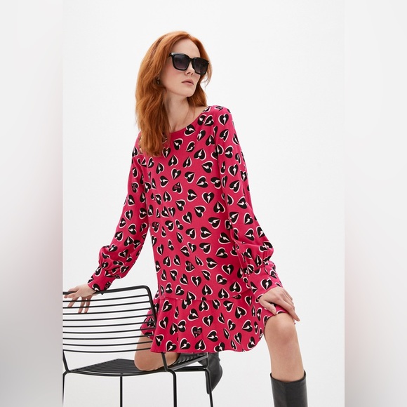 Love Moschino Dresses & Skirts - LOVE MOSCHINO Graphic Heart Dress size 4